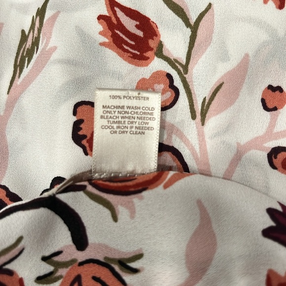 Like brand new!  Loft Outlet Sleeveless Top XL - Picture 9 of 9